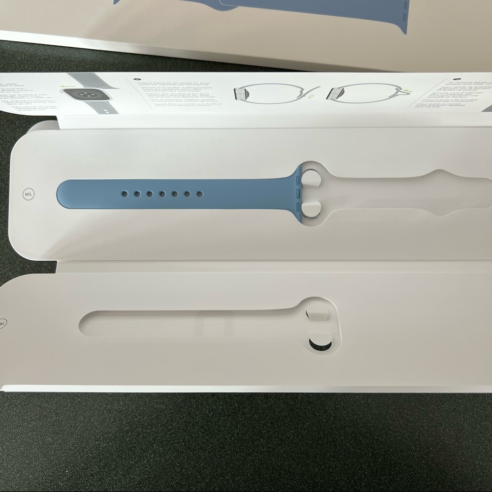 **PLEASE READ DESCRIPTION** NWT M/L - Apple Watch Band - 41 mm, Blue Fog